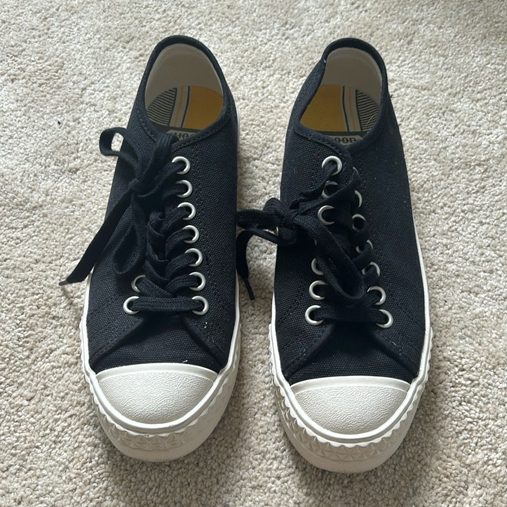 Hood rubber sneakers